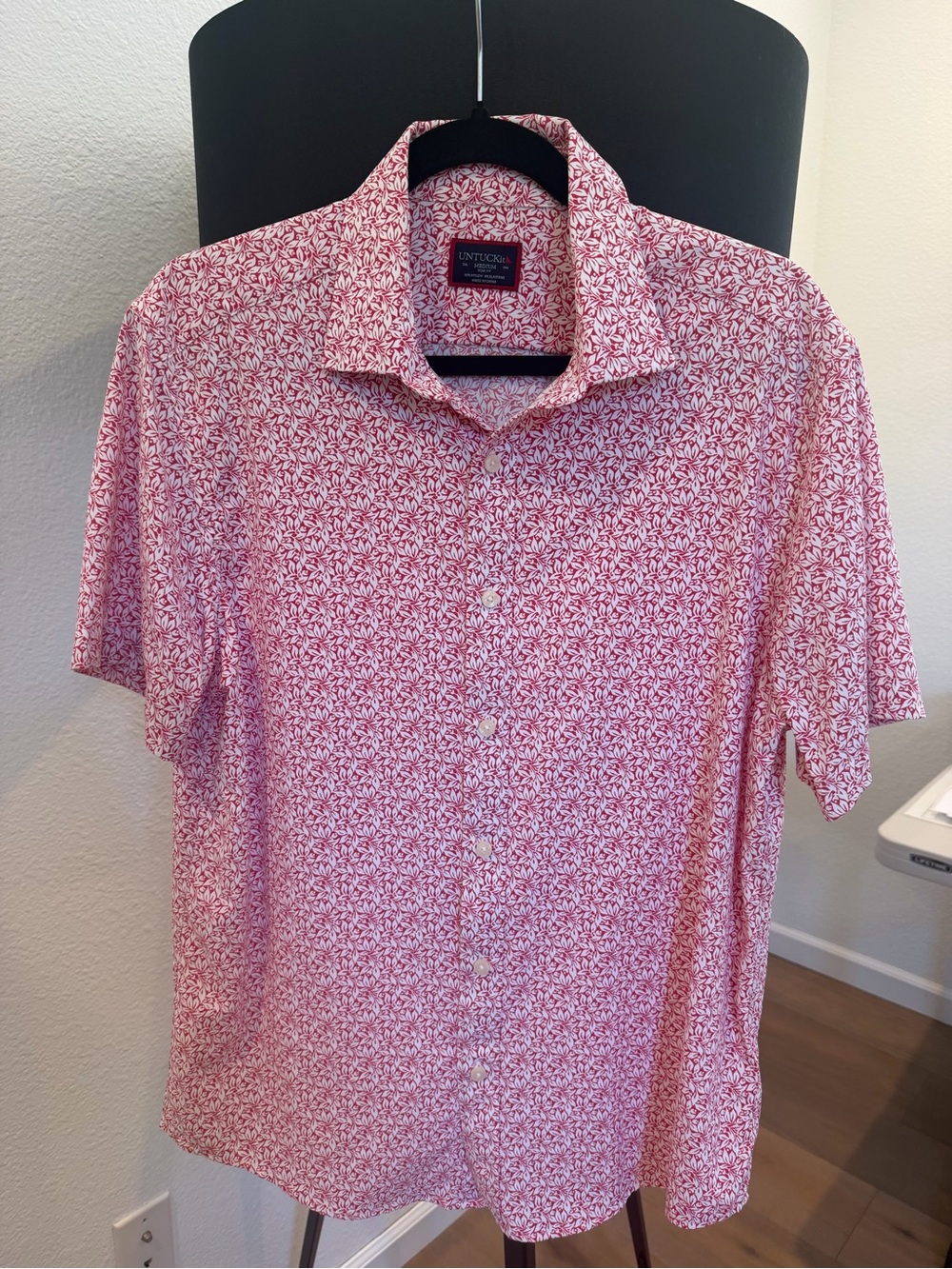 UNTUCKit Men’s Short Sleeve Button down